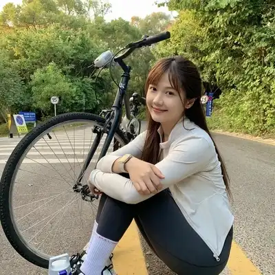 程彤凡